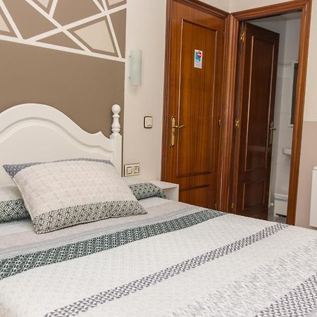 Hotel Plaza Onís Zewnętrze zdjęcie