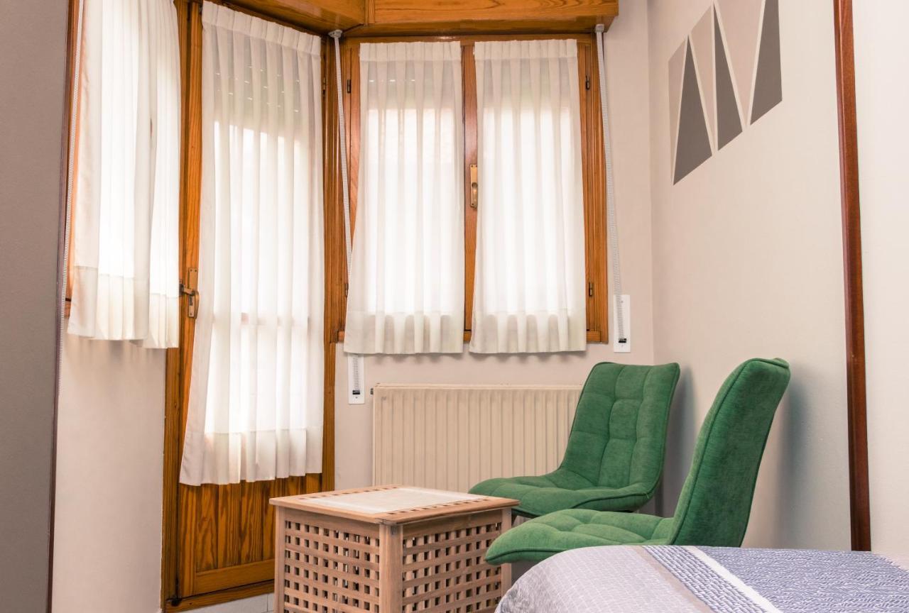 Hotel Plaza Onís Zewnętrze zdjęcie