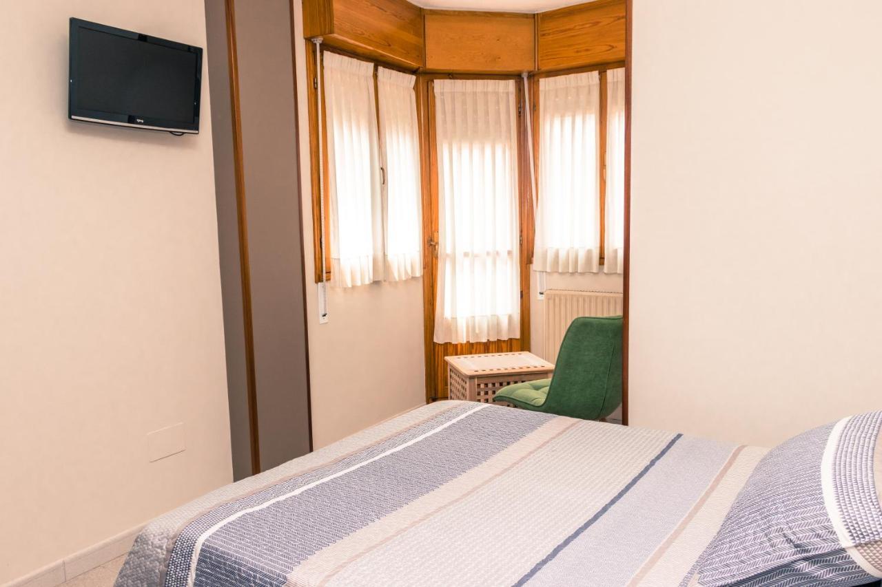 Hotel Plaza Onís Zewnętrze zdjęcie