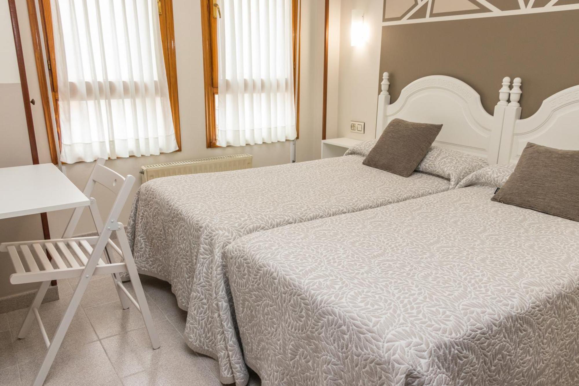 Hotel Plaza Onís Zewnętrze zdjęcie
