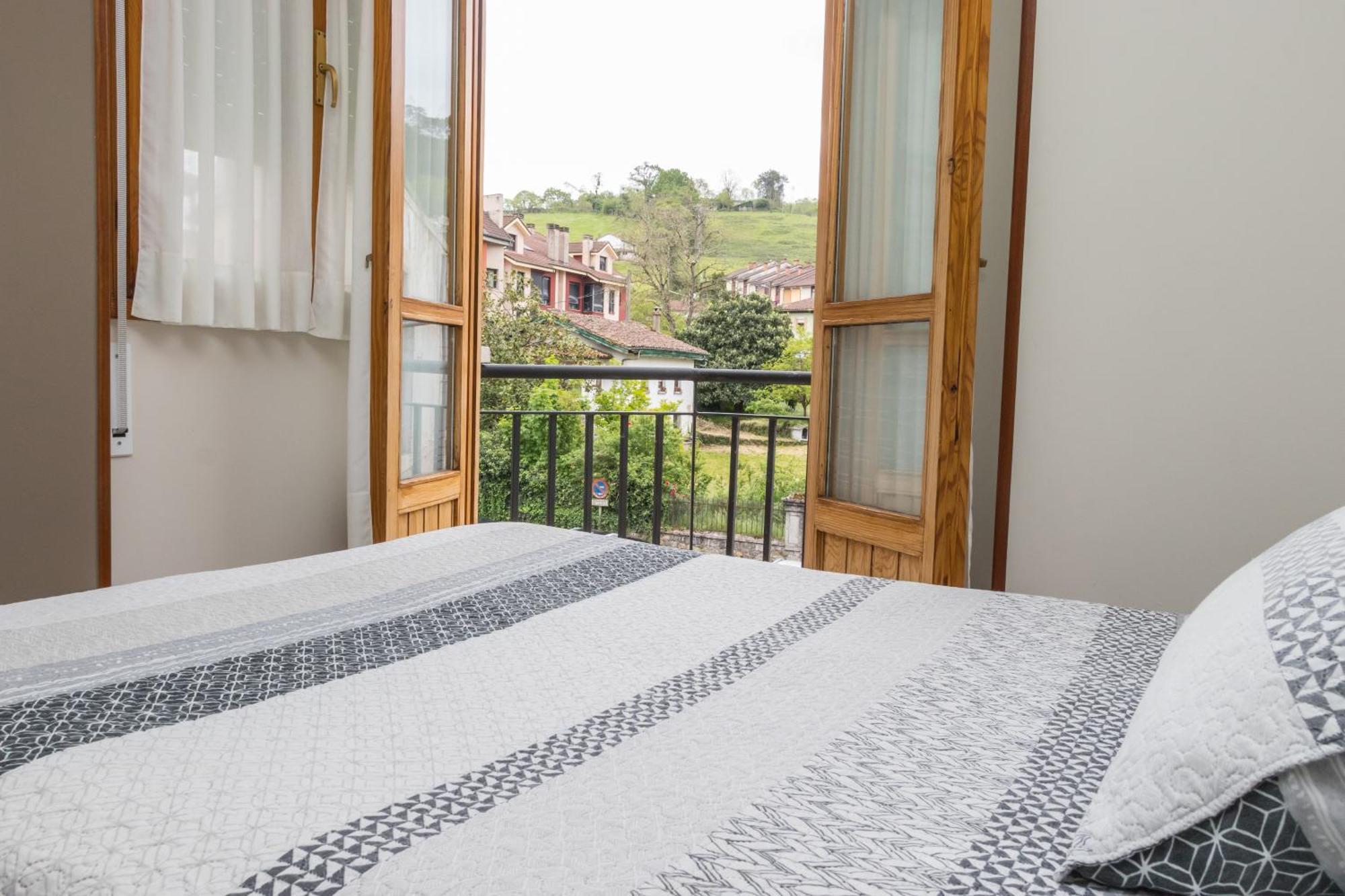 Hotel Plaza Onís Zewnętrze zdjęcie