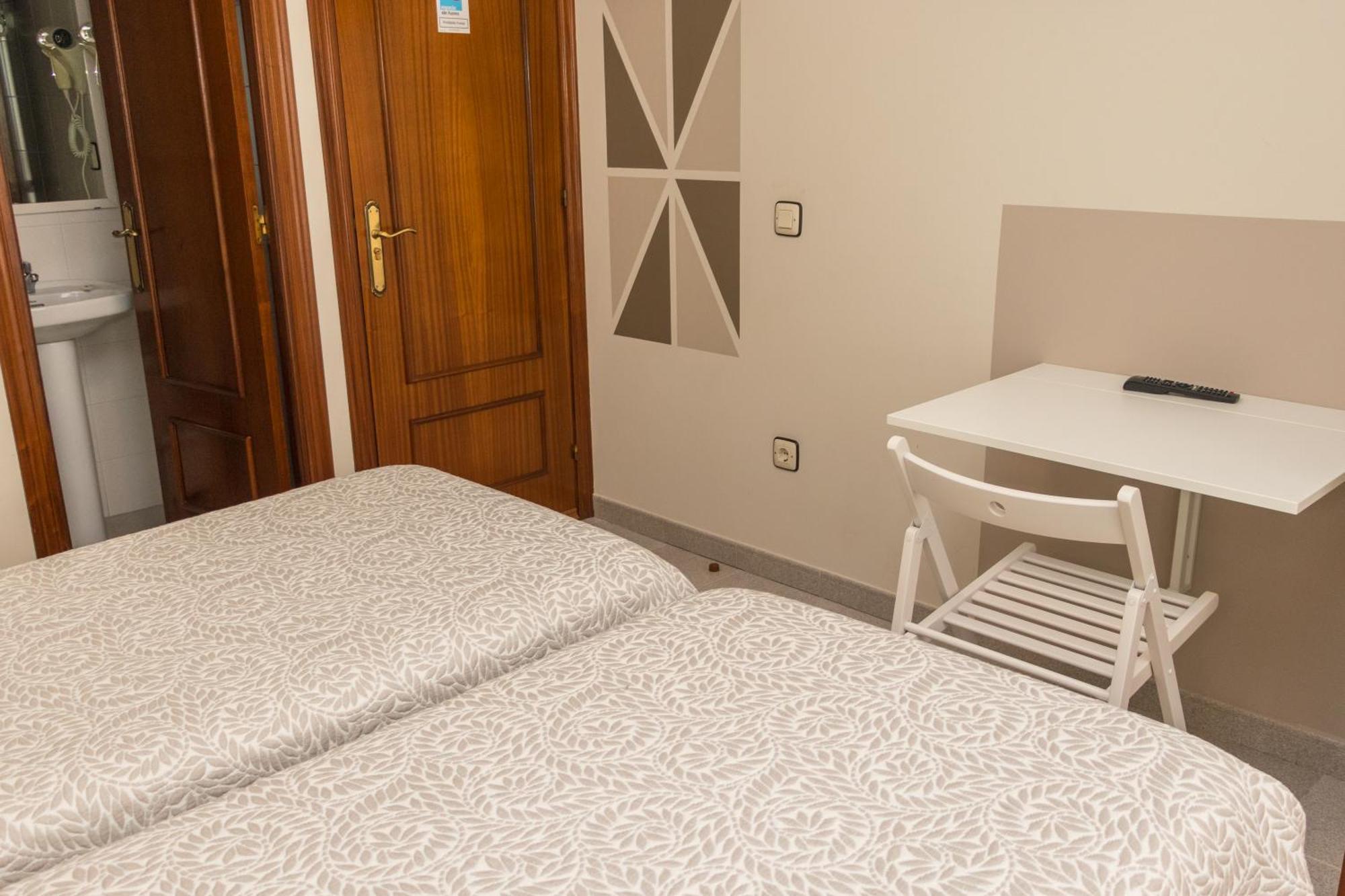 Hotel Plaza Onís Zewnętrze zdjęcie