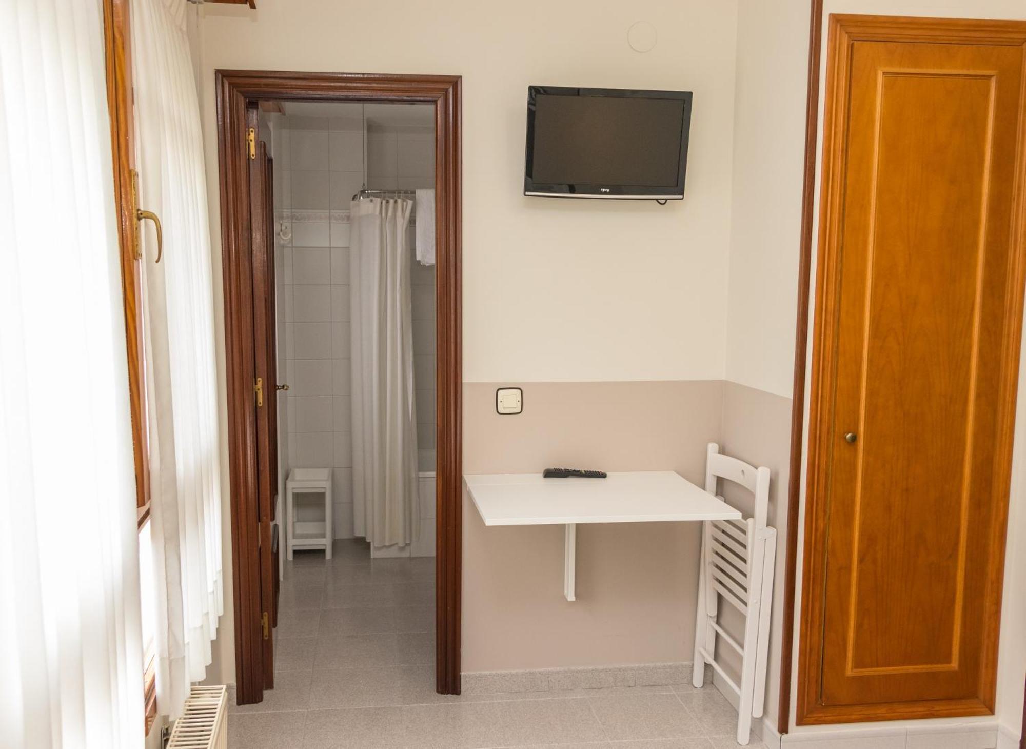 Hotel Plaza Onís Zewnętrze zdjęcie