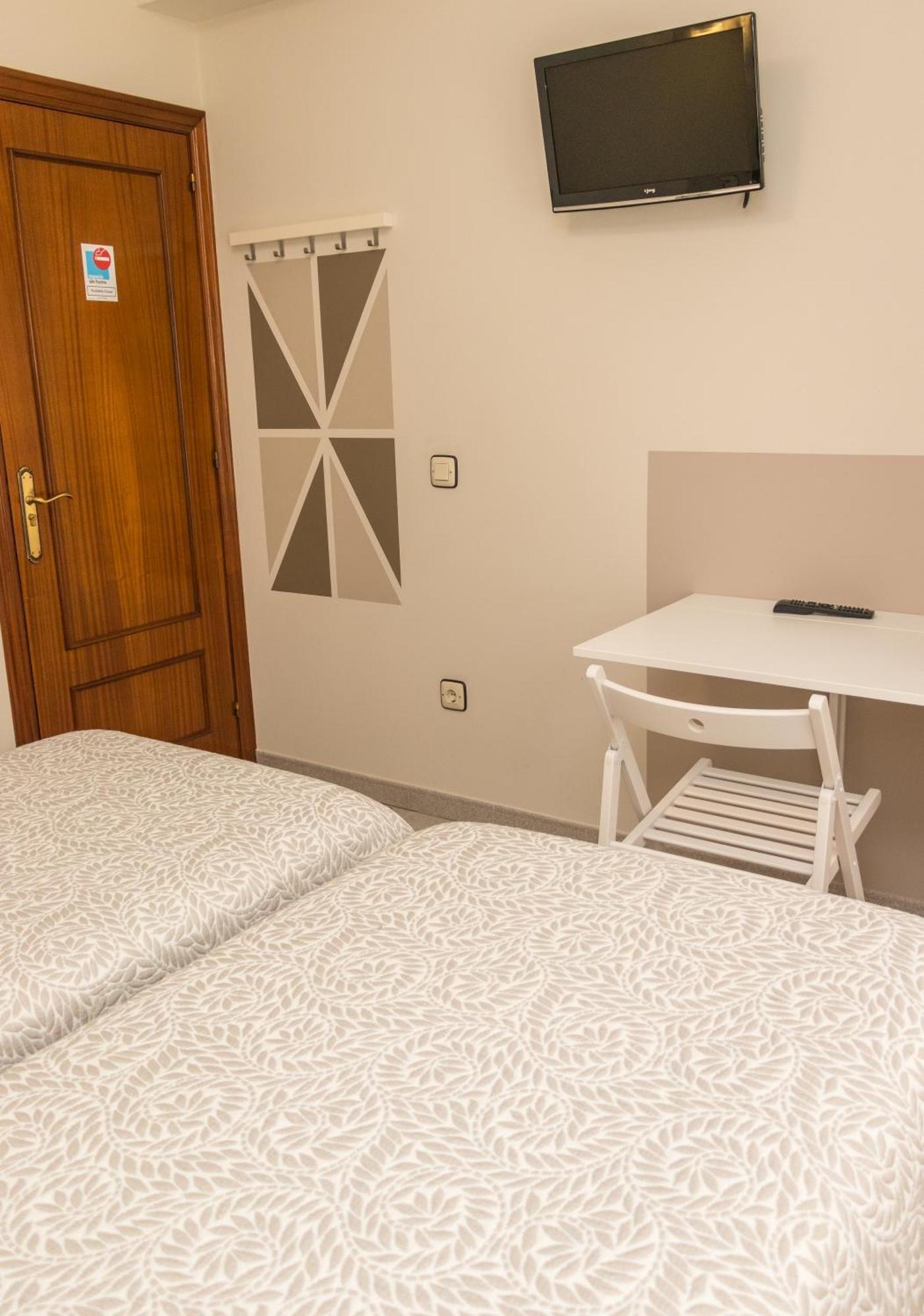 Hotel Plaza Onís Zewnętrze zdjęcie