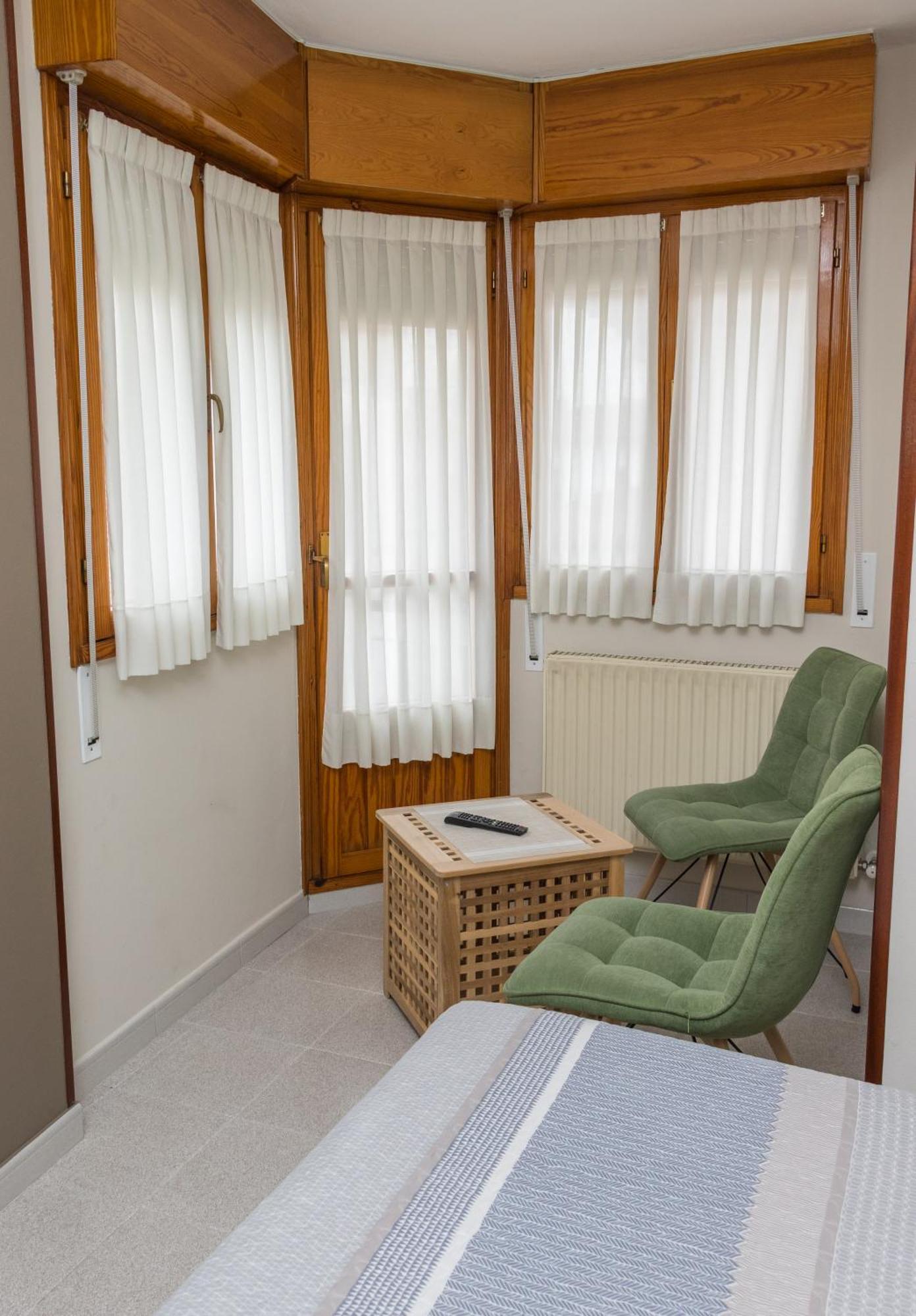 Hotel Plaza Onís Zewnętrze zdjęcie