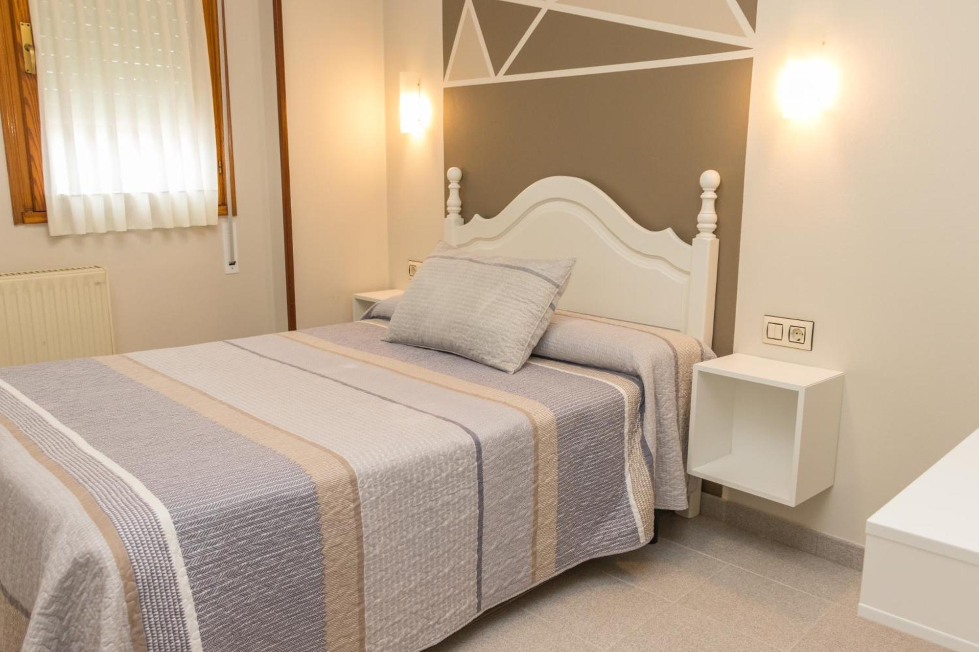 Hotel Plaza Onís Zewnętrze zdjęcie