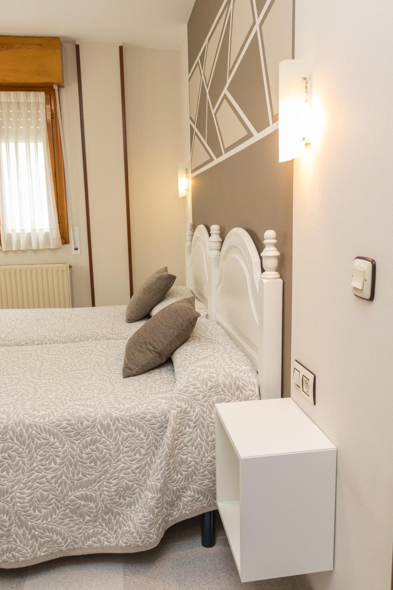 Hotel Plaza Onís Zewnętrze zdjęcie