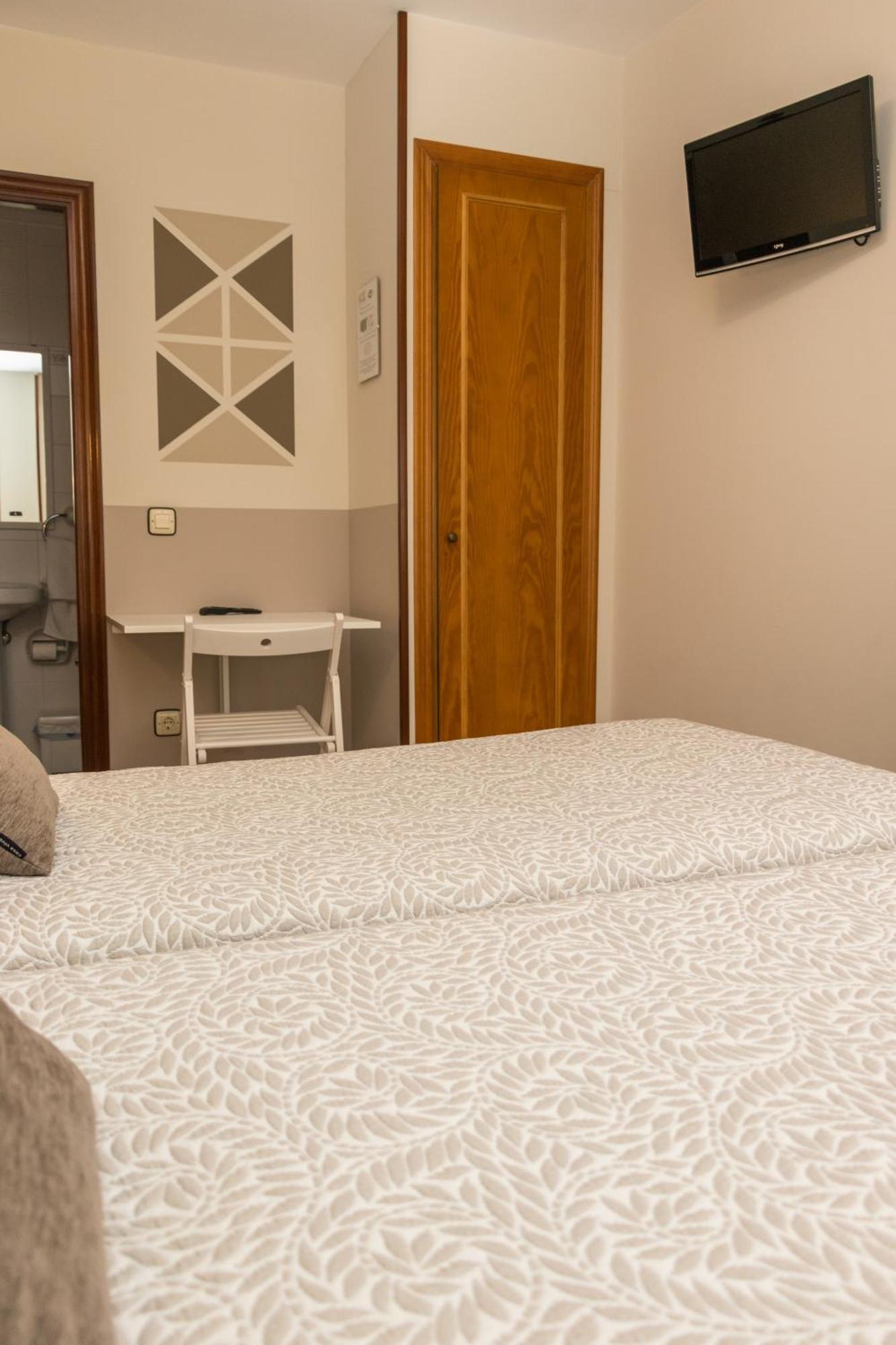 Hotel Plaza Onís Zewnętrze zdjęcie