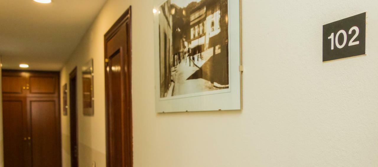 Hotel Plaza Onís Zewnętrze zdjęcie