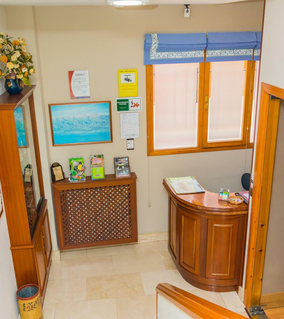 Hotel Plaza Onís Zewnętrze zdjęcie
